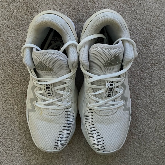 Men’s Adidas Donovan Mitchell Basketball Shoes - Picture 2 of 5